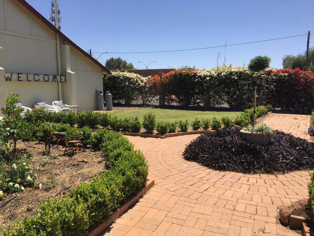 Club Boutique Hotel Cunnamulla Esterno foto